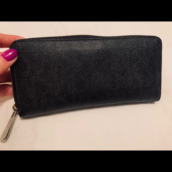 MK wallet 2 for 20$🖤 - Picture 2 of 8